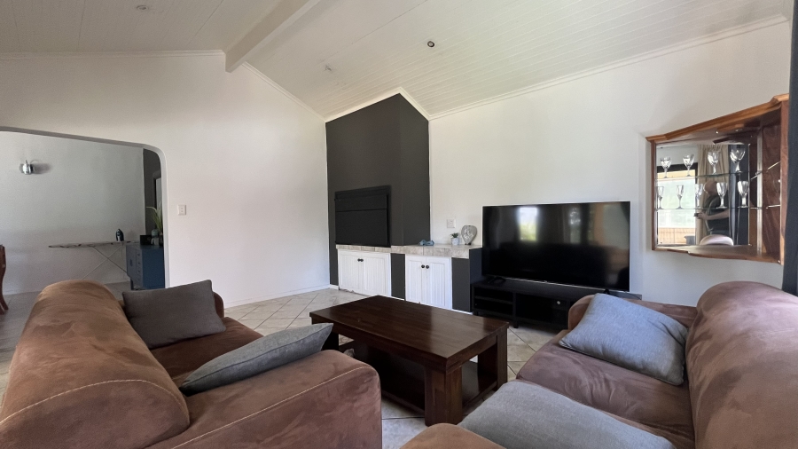 To Let 5 Bedroom Property for Rent in Table View Western Cape